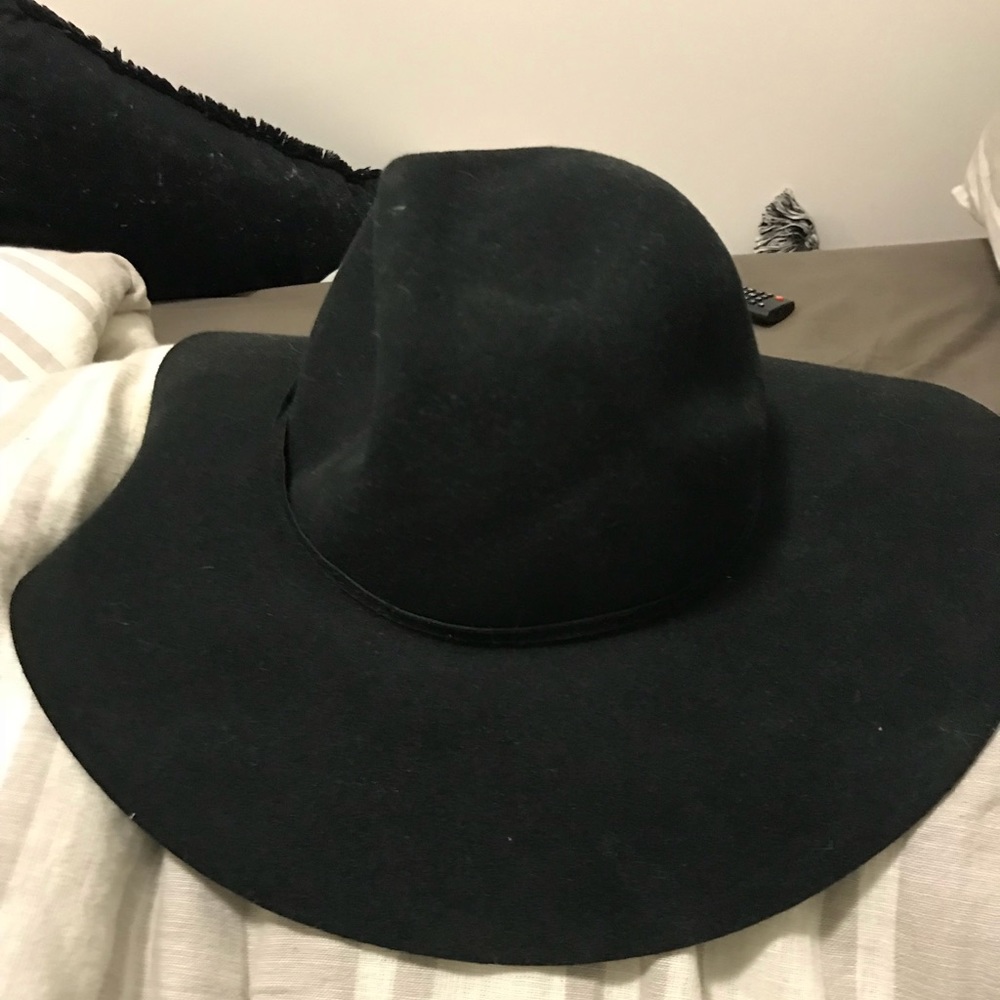 Black Floppy/ Fedora hat